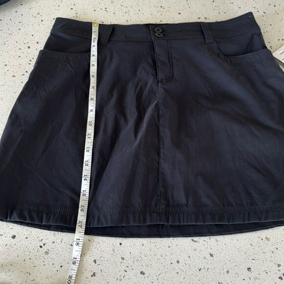 Eddie Bauer Black Skirt Bermuda Skort Stretch Slightly Curvy Regular Size 8 NWT - Picture 7 of 12